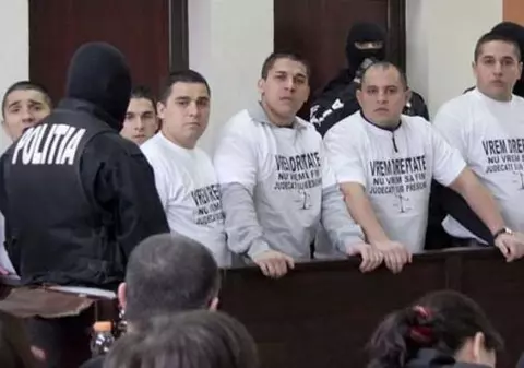 Poză de arhivă cu cel mai temut clan din România! Cu se lăudau în urmă cu 10 ani 