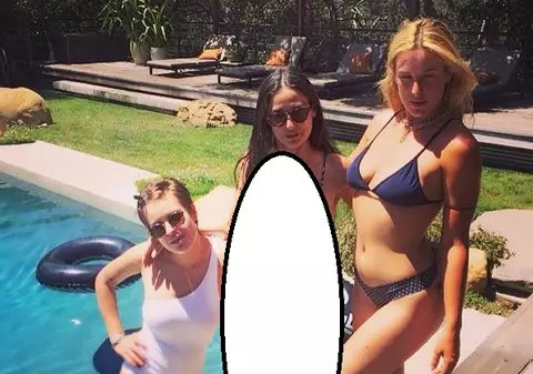 În bikini, zici că e o puștoaică! Ce bine arată DEMI MOORE la 52 de ani!