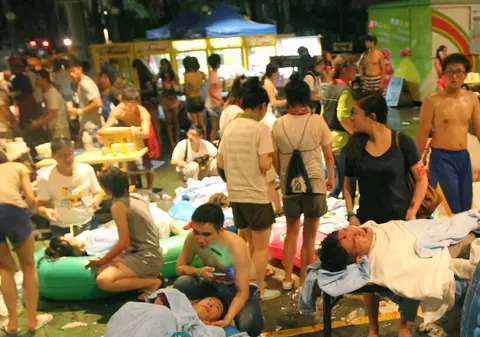 EXPLOZIE într-un parc de distracții: peste 200 de răniți 