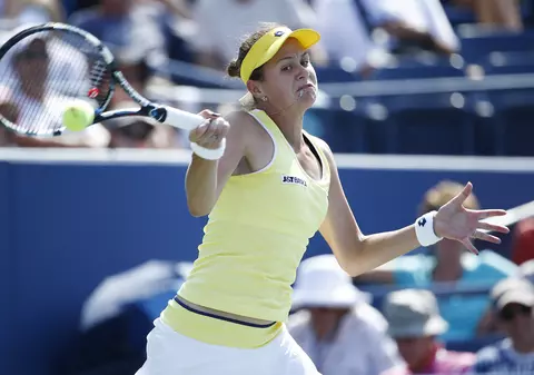 Blestemul Simonei Halep a căzut pe o slovacă născută la Kosice, în 1993! A pierdut la o adversară de 15 ani!