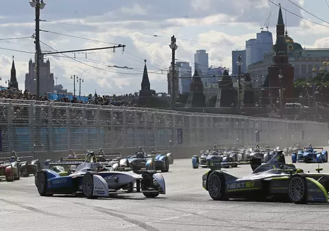 Fiul triplului câștigător de Formula 1 Nelson Piquet, campion la clasa mașini electrice / GALERIE FOTO