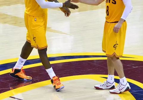 Încă o prestație magică a lui LeBron. Cleveland a preluat comanda în finală