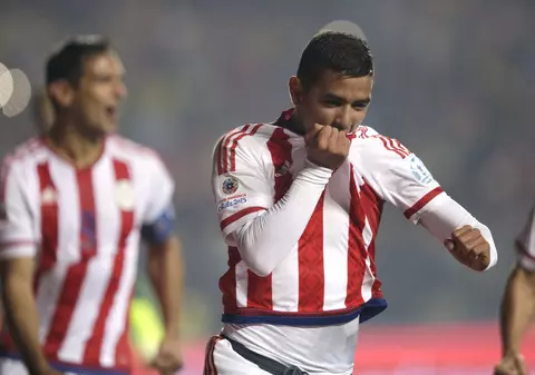 TRAGEDIE ÎN PARAGUAY. A văzut golul nepotului său cu Brazilia, apoi a închis ochii! ^Extaz și agonie pentru eroul Derlis Gonzalez. ”De ce, unchiule? Nu pot să cred!”