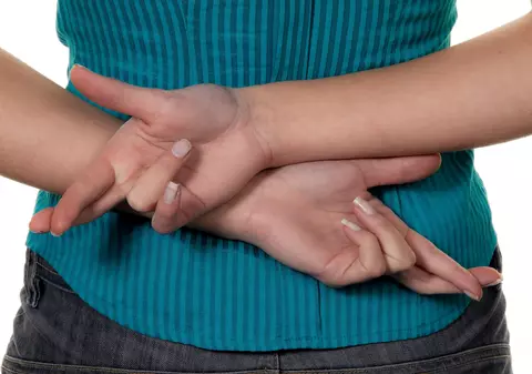 8 minciuni pe care e bine să le spui partenerului tău