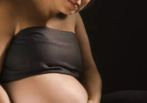 Dumnezeule! Ce poate să facă femeia asta, ÎNSĂRCINATĂ în luna a opta, cu gemeni! Rămâi MUT! | VIDEO