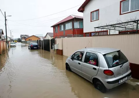 COD GALBEN de inundaţii în mai multe judeţe din ţară