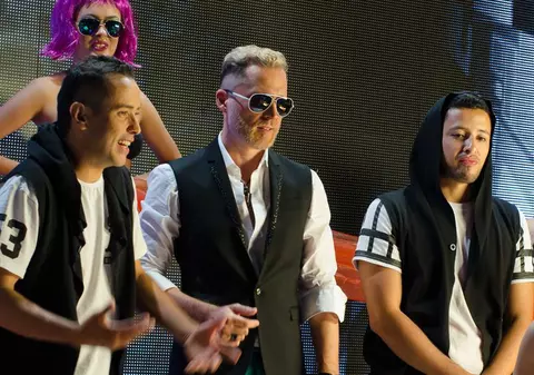 Mak Serdy si Los Hermanos Dinamita lansează single-ul și videoclipul "Striptease (Don't Be So Sexy)" | VIDEO