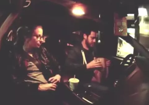 Reacţia total neaşteptată a unei tinere, când a fost cerută în căsătorie de iubitul ei VIDEO 