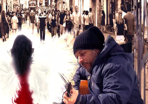 Cel mai vândut artist român după Revoluție cerșește pe stadă!