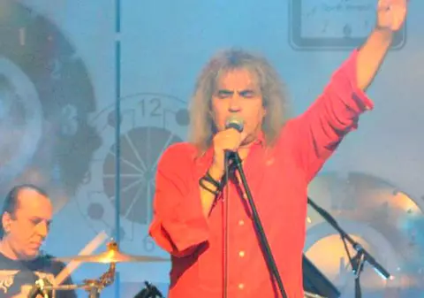 Uimitor! Cristi Minculescu a venit în țară, a slăbit și arată mai bine ca acum 20 de ani!