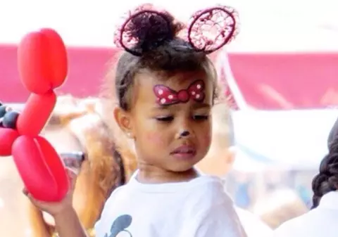 Cine mai e ca ea? Kim Kardashian A DAT TOȚI COPIII AFARĂ pentru FIICA EI