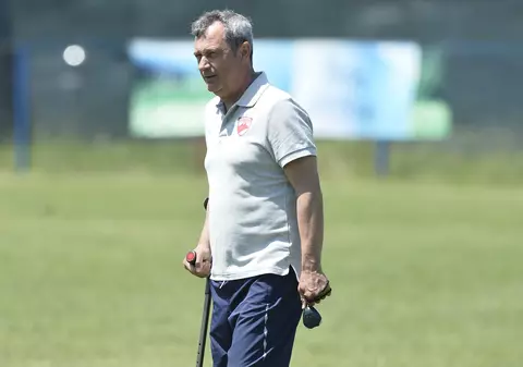 Mircea Rednic, la cuțit. Antrenorul se operează în Belgia. O echipă românească îl vrea cu disperare