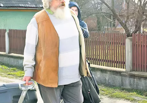 ”Ministrul caltaboș” atacă din nou! A ieșit din penitenciar transformat în călugăr, dar cu gânduri de îmbogățire 