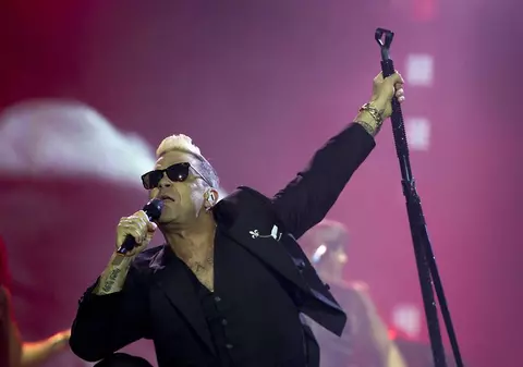 Cine va cânta în deschiderea concertului Robbie Williams la București
