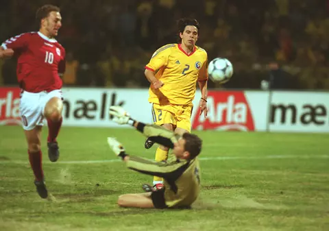 IRLANDA DE NORD - ROMÂNIA (sâmbătă, ora 21.45, TVR 1), PRELIMINARII EURO 2016 / Revedere după 12 ani! ^Dialog savuros între selecționerul Anghel Iordănescu și ”coșmarul” carierei sale: ”M-ai lăsat fără serviciu!”