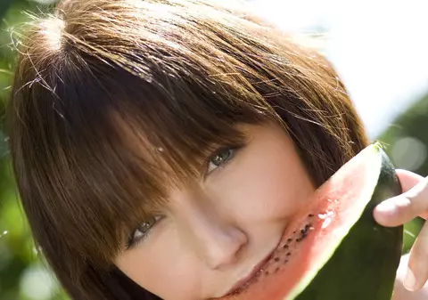 Tu știai? Ce se întâmplă dacă mănânci pepenele verde cu tot cu SEMINȚE