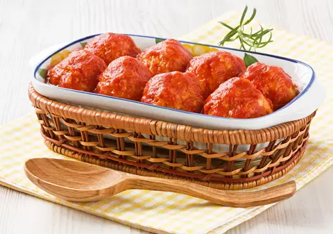DELICIOS, SĂNĂTOS ȘI DE POST! Chifteluţe de peşte în sos tomat