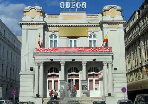 O actriță A AJUNS DE URGENȚĂ la spital, direct de pe scena Teatrului Odeon. Ce spun medicii despre starea ei