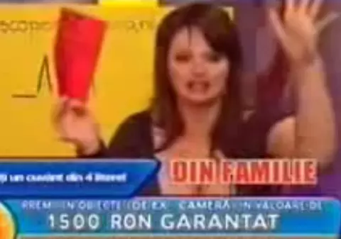 O mai țineți minte pe isterica Adela Lupșe ”Vreau să sune telefonuuul”? Acum este o bombă sexy | FOTO & VIDEO