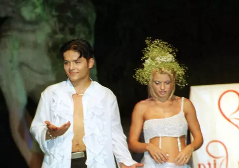 ALTE cupluri de la noi despre care HABAR NU AVEAI! Unii au recunoscut, alții NICI ÎN RUPTUL CAPULUI! Cu cine au fost cuplați MĂRUȚĂ sau RAICU!