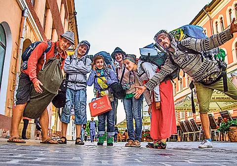 Regizorii vagabonzi! Proiect inedit al unor tineri care au plecat să descopere țările din jurul Mării Negre