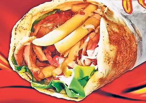 Ce ne mai place shaorma! Căldura nu scade pofta de fast-food