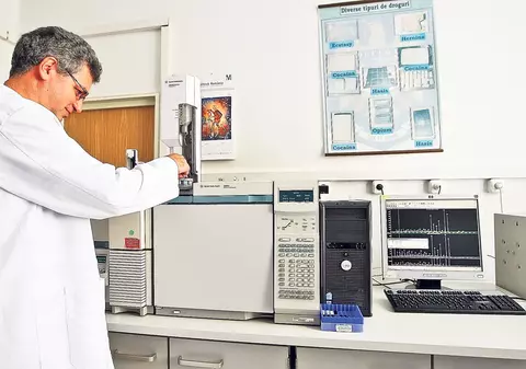 Locul în care drogurile primesc «buletinul de identitate» | EXCLUSIV