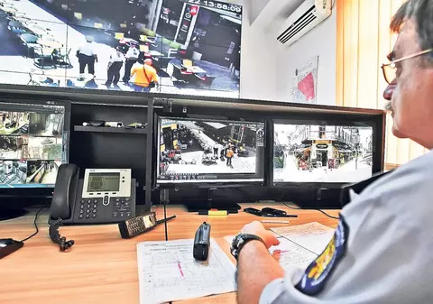 Şoferi şi pietoni filmaţi non-stop