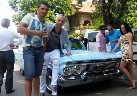 Toate vedetele s-au adunat la o nuntă la mare! Vezi cine sunt mirii!