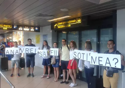 Pasagerii au rămas blocați! Uite ce a făcut un tânăr pe Aeroportul Otopeni