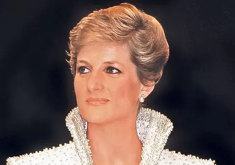 Lady Di ştia că va muri într-un accident de maşină! «Prinţesa inimilor» a lăsat o scrisoare în care i-a acuzat pe Charles şi pe Camilla că-i plănuiesc sfârşitul