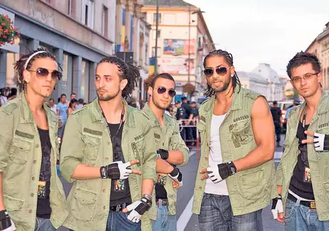 EXCLUSIV | Connect-R a devenit coşmarul dansatorilor