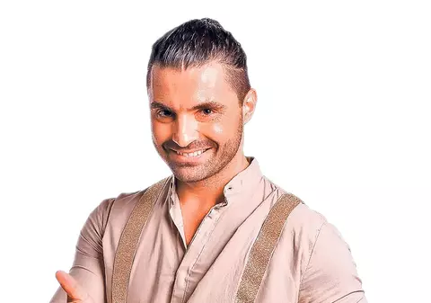 Încolțit în propria casă | Prietenii lui Pepe i-au pregătit o petrecere-surpriză la miezul nopții