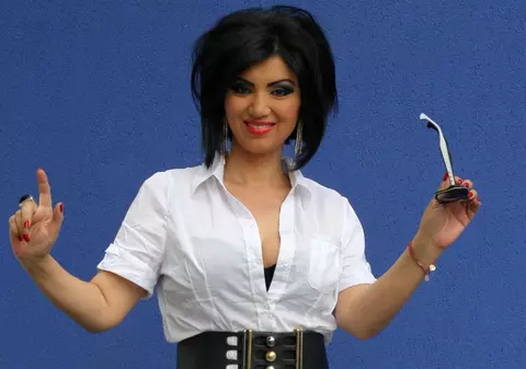 FOTO ŞOC! Adriana Bahmuţeanu, ÎN SÂNII GOI LA 41 DE ANI: ”Mă simt super bine în pielea mea”