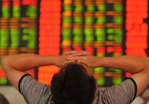 Prăpăd în China! Economia se prăbuşeşte, în ciuda măsurilor disperate a autorităţilor