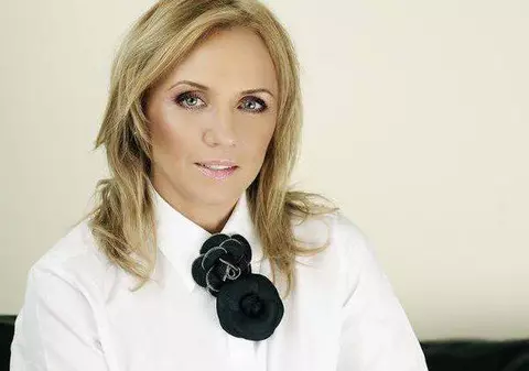 O celebră sexy-milionară din Top Capital, bunică la 49 de ani!