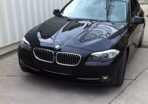 O șoferiță a fost dată jos de polițiști din bolidul ei de 40.000 de euro! Explicația e...