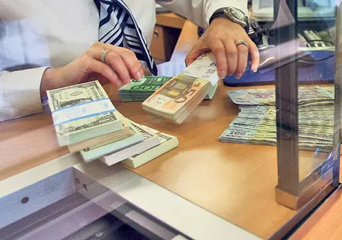 TOP 10 cele mai mari salarii din România | Lefurile astea ar putea întreține, lună de lună, un oraș mic