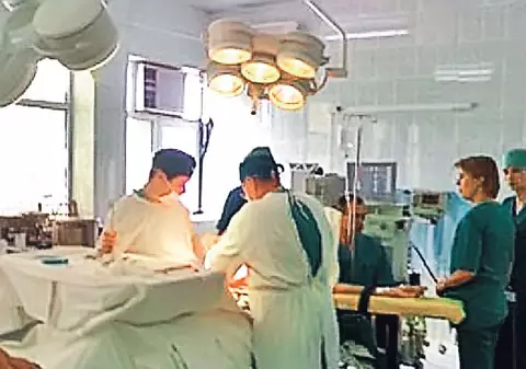 Medicii şi roboţii lucrează mână-n mână | Premieră în Timișoara la o operație de cancer de prostată