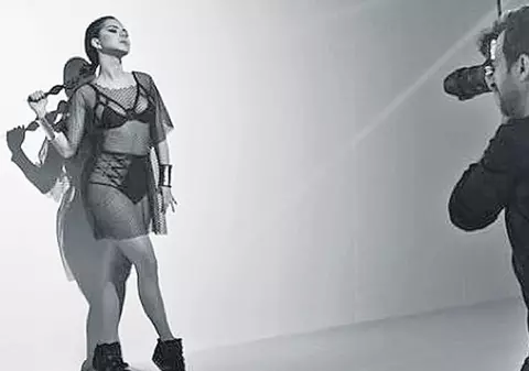 Ea a rămas în România, pe el l-a trimis în America. Inna şi iubitul său au luat o pauză | EXCLUSIV