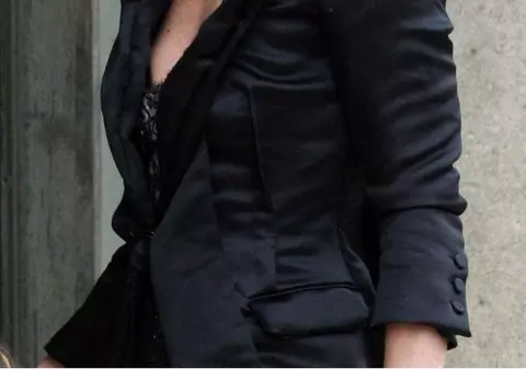 O SUPERVEDETĂ și-a lăsat singur SOȚUL aflat pe PATUL DE MOARTE pentru a susține un concert