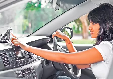 Mai e nevoie de GPS în 2015? Dispozitivul tinde să fie înlocuit de smartphone-uri şi de tablete