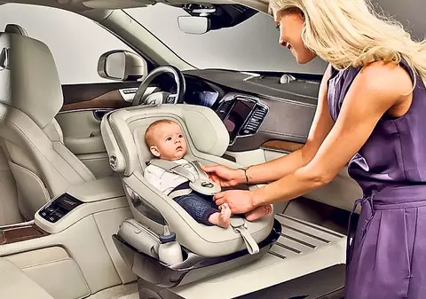 Scaun de lux pentru bebeluşi, la Volvo