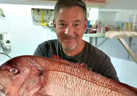 Bodo de la Proconsul se „duelează” cu Chef Scărlătescu. Unul din bucătărie, altul de pe scenă