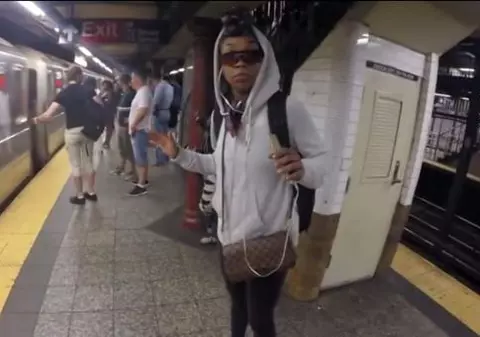 I-ai ascultat hiturile, a vândut zeci de milioane de albume, iar acum nu o mai recunoaște nimeni! Ce a pățit o mare cântăreață!