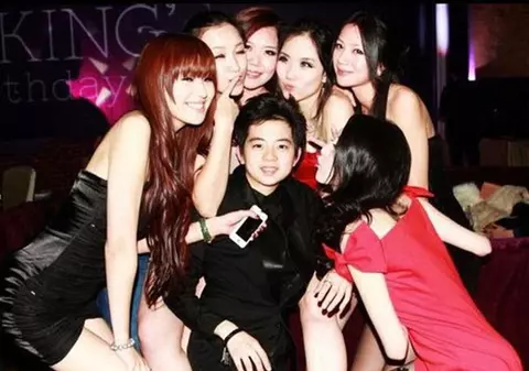 Guvernul chinez le-a pus gând rău beizadelelor! Cum au reuşit copiii de bani gata să îl scoată din sărite pe preşedintele Chinei | FOTO 