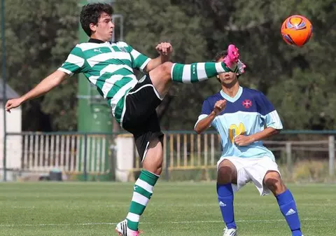 În Portugalia, de vorbă cu părinții lui Cristi Ponde, internaționalul portughez născut în Maramureș. ^”Aș fi vrut să joace pentru România, dar nu l-a căutat nimeni și e târziu. E mai iubit aici! Sperăm să se transfere pe 20.000.000 de euro”