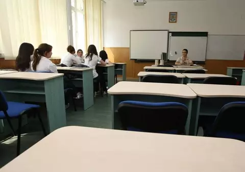 DEFINITIVAT 2015 | 9.000 de profesori dau examenul de definitivat. Vezi SUBIECTE și BAREME