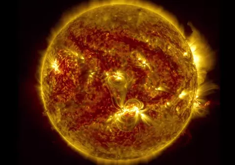 SPECTACULOS! Cum arată o ERUPȚIE SOLARĂ. Imagini filmate de NASA | VIDEO