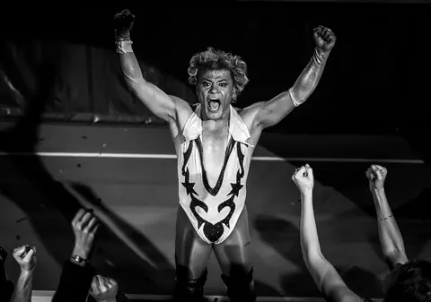 Un travestit face furori în wrestling! Feriți-vă! / GALERIE FOTO